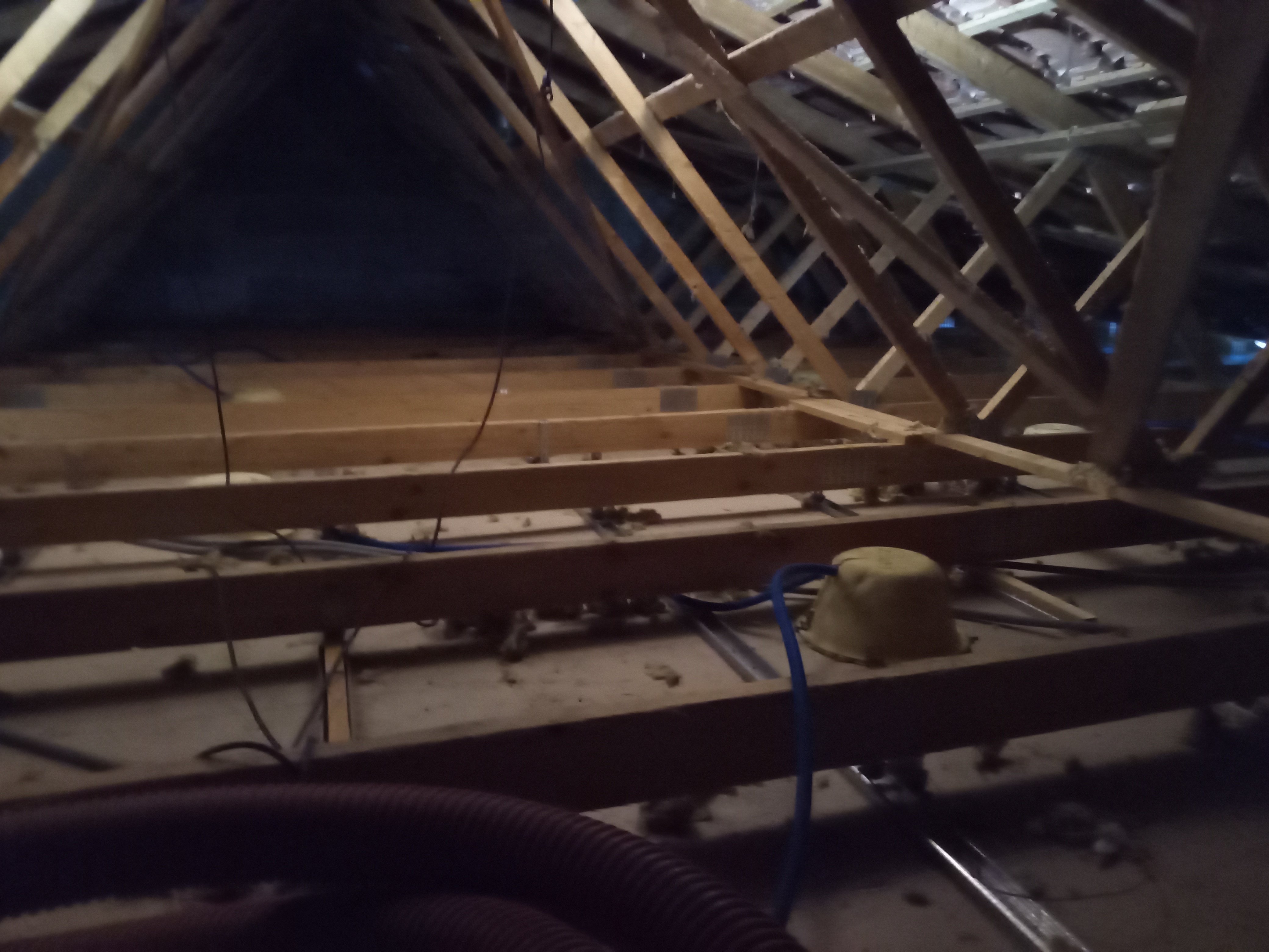 Isolation des combles avant travaux à Crolles